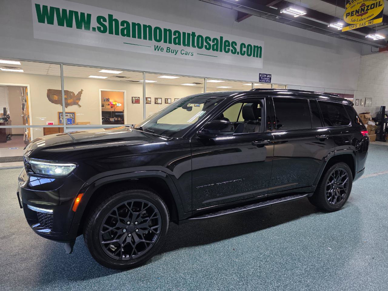 Used 2023 Jeep Grand Cherokee L Summit AWD/4WD image 2