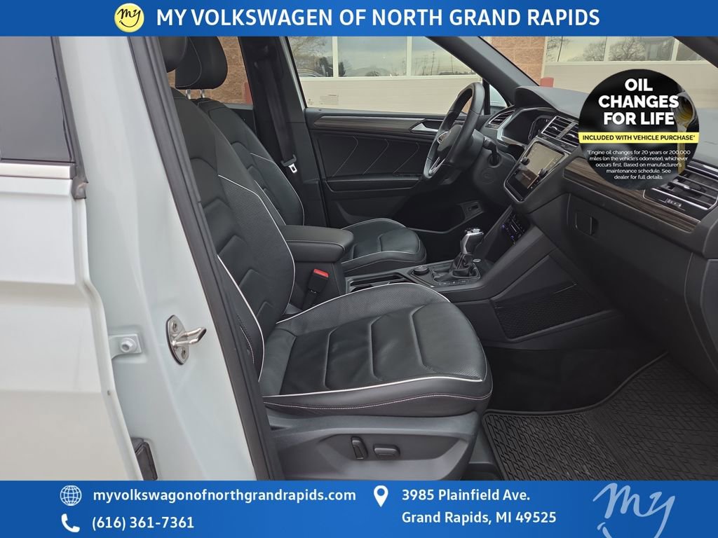 Used 2022 Volkswagen Tiguan SEL R-Line image 26