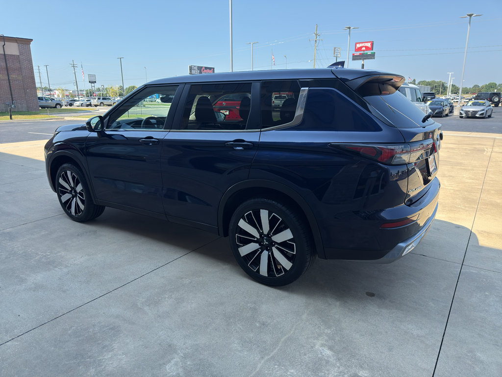 Used 2025 Mitsubishi Outlander SE AWD/4WD image 6