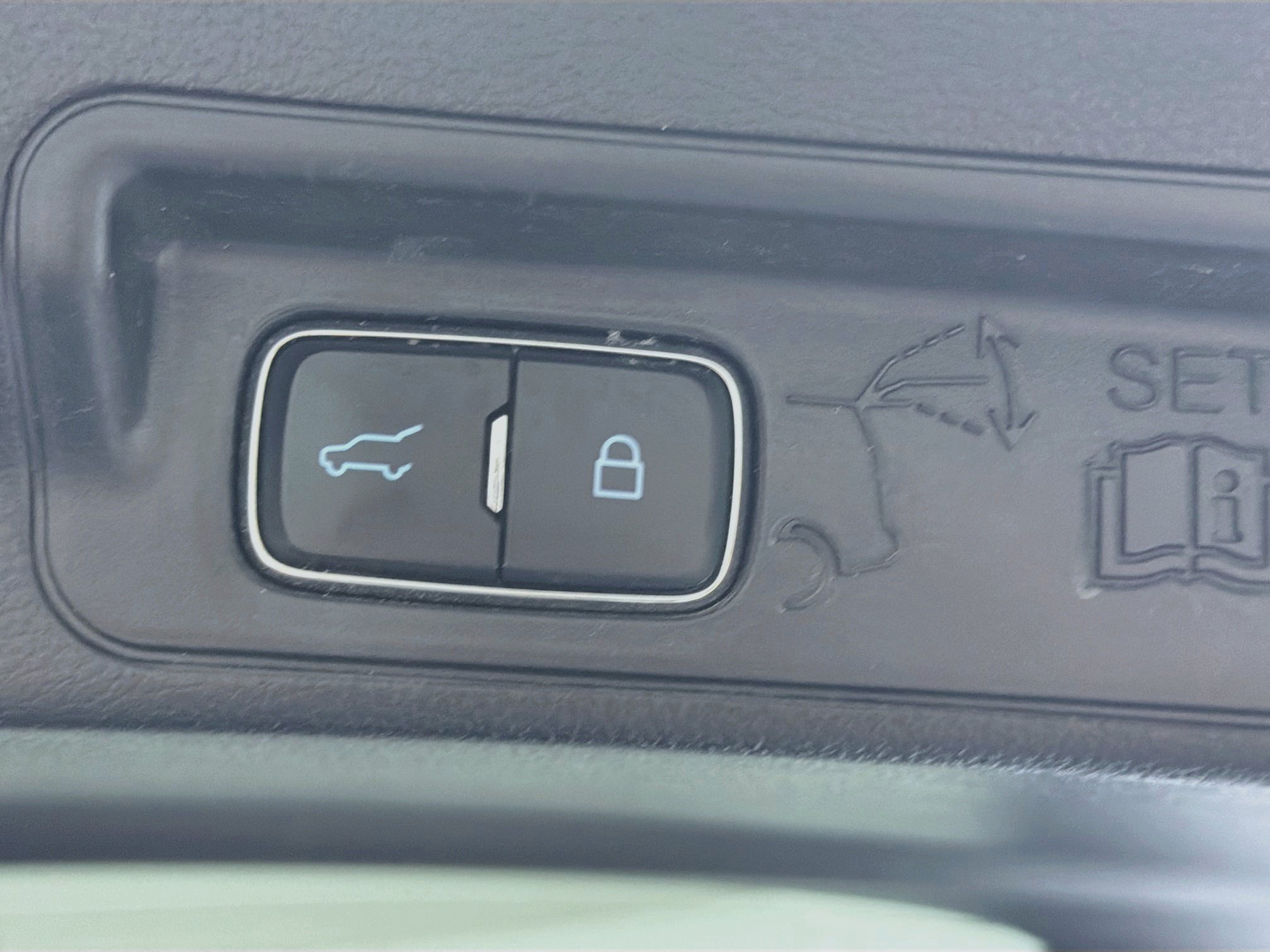 Used 2022 Ford Explorer Limited RWD image 29