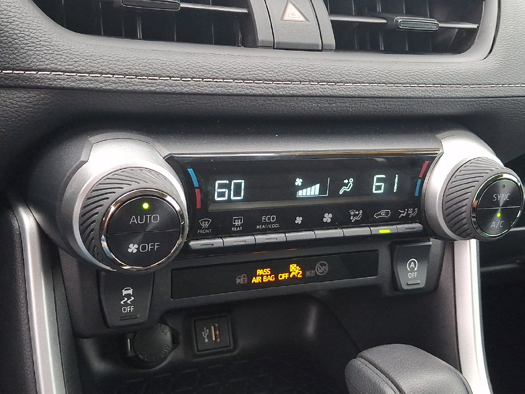 Certified 2025 Toyota RAV4 XLE AWD/4WD image 15