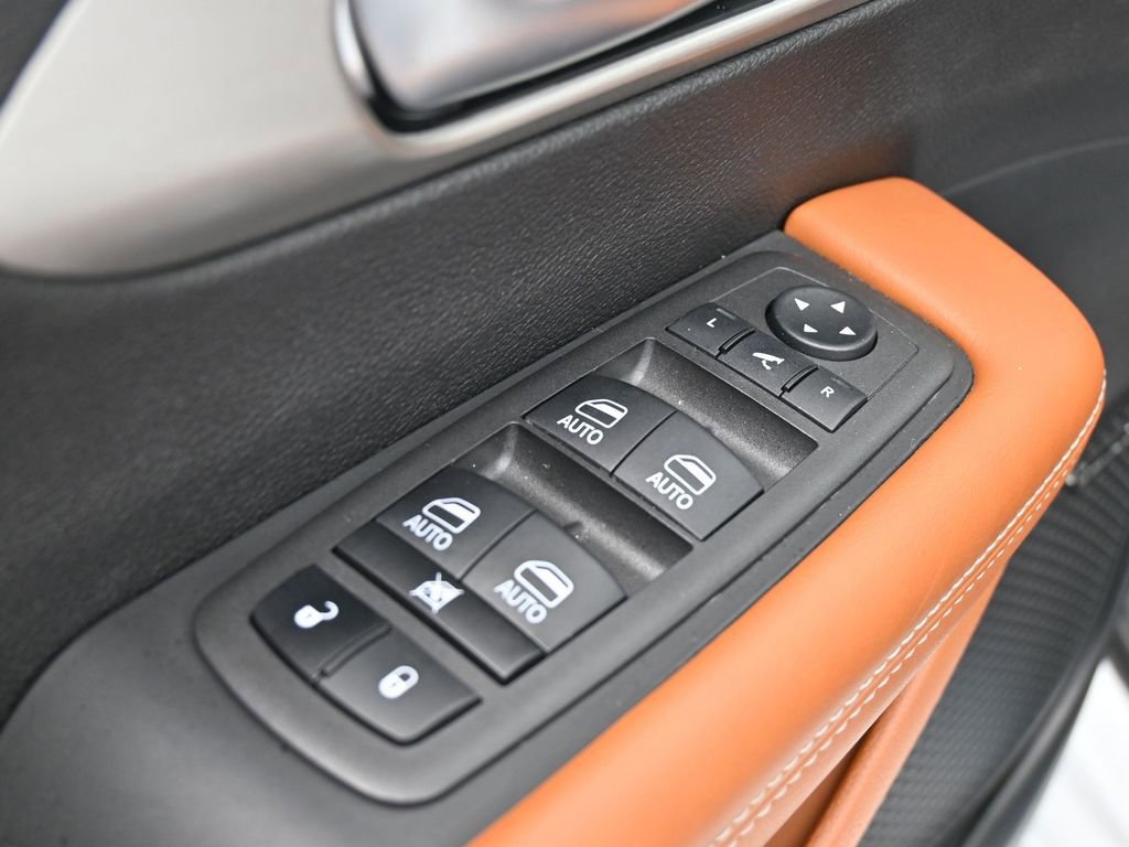 Used 2024 Chrysler Pacifica Pinnacle image 37