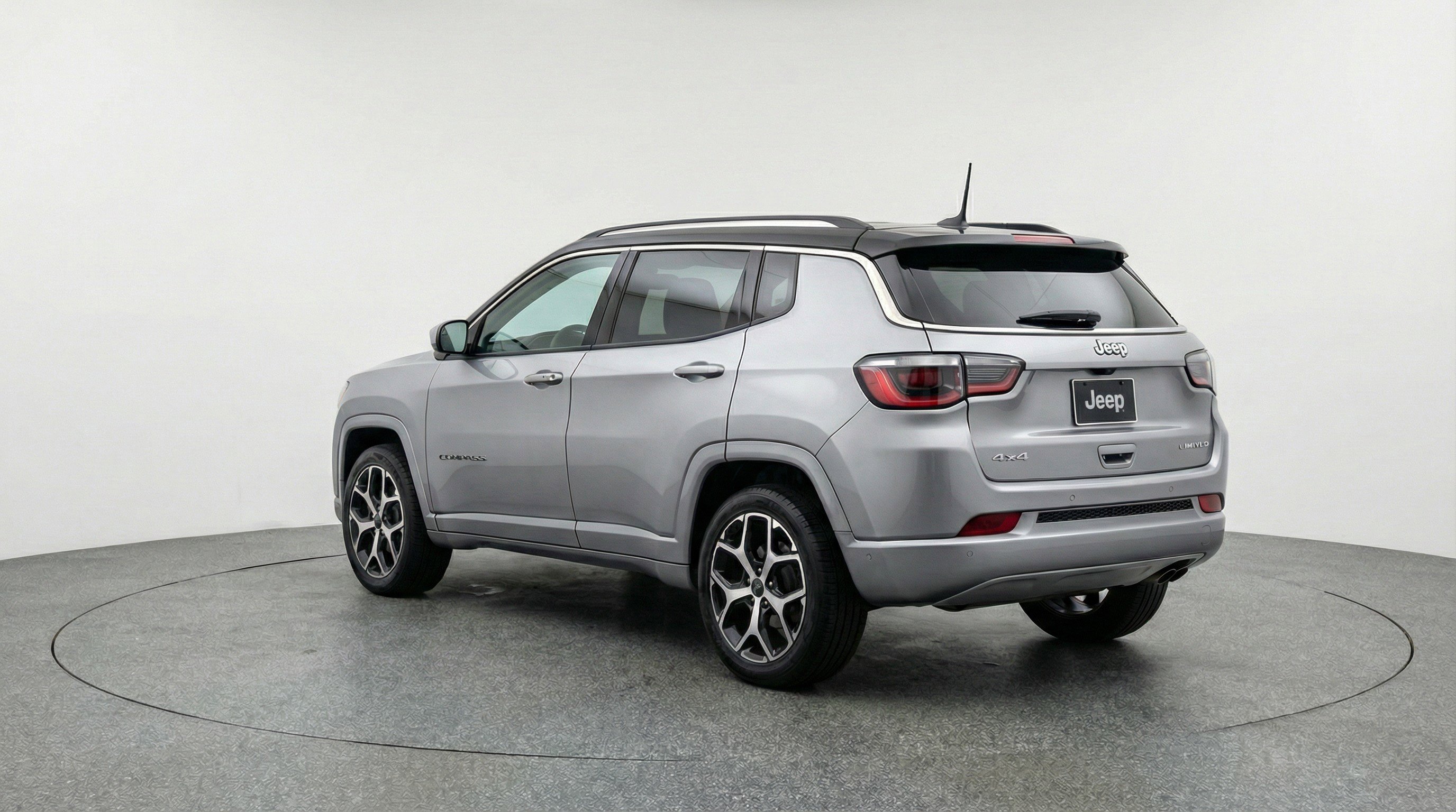 Used 2025 Jeep Compass Limited image 6