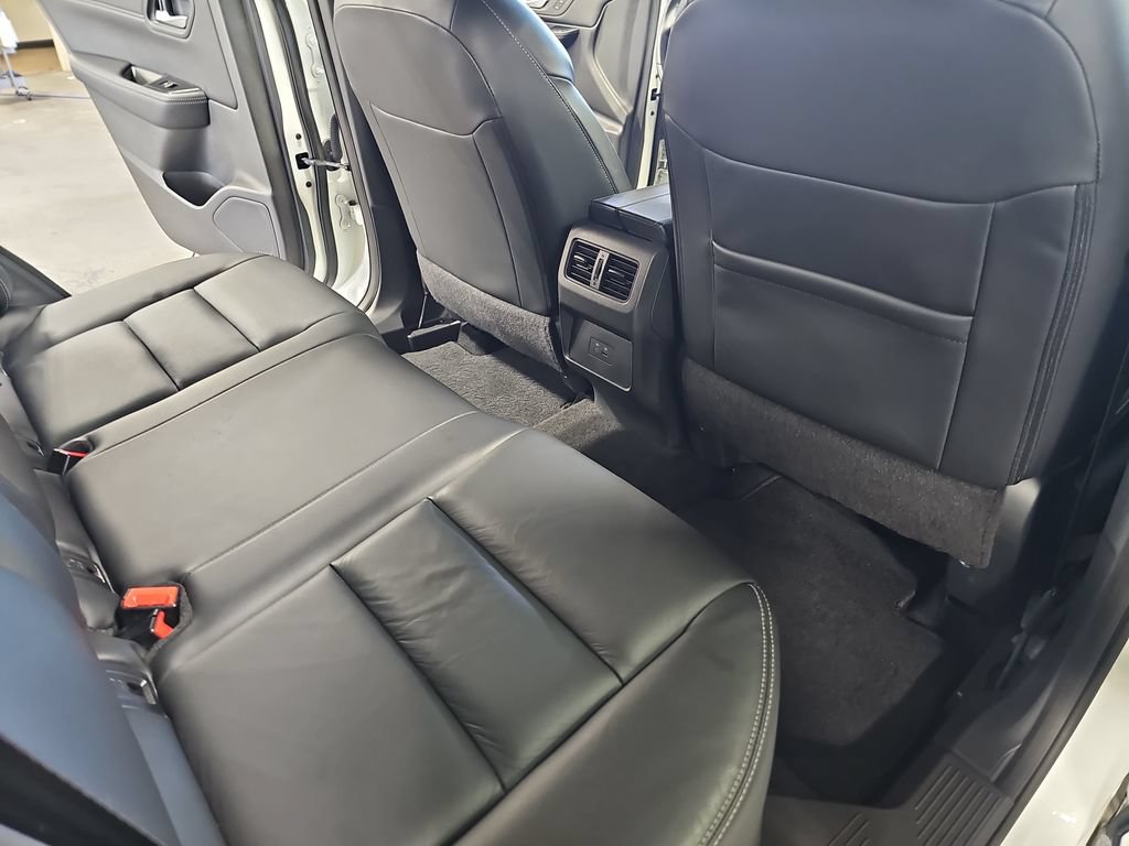 Used 2023 Nissan Rogue SL AWD/4WD image 11