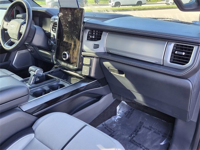 Used 2022 Ford F150 Lightning Platinum image 15