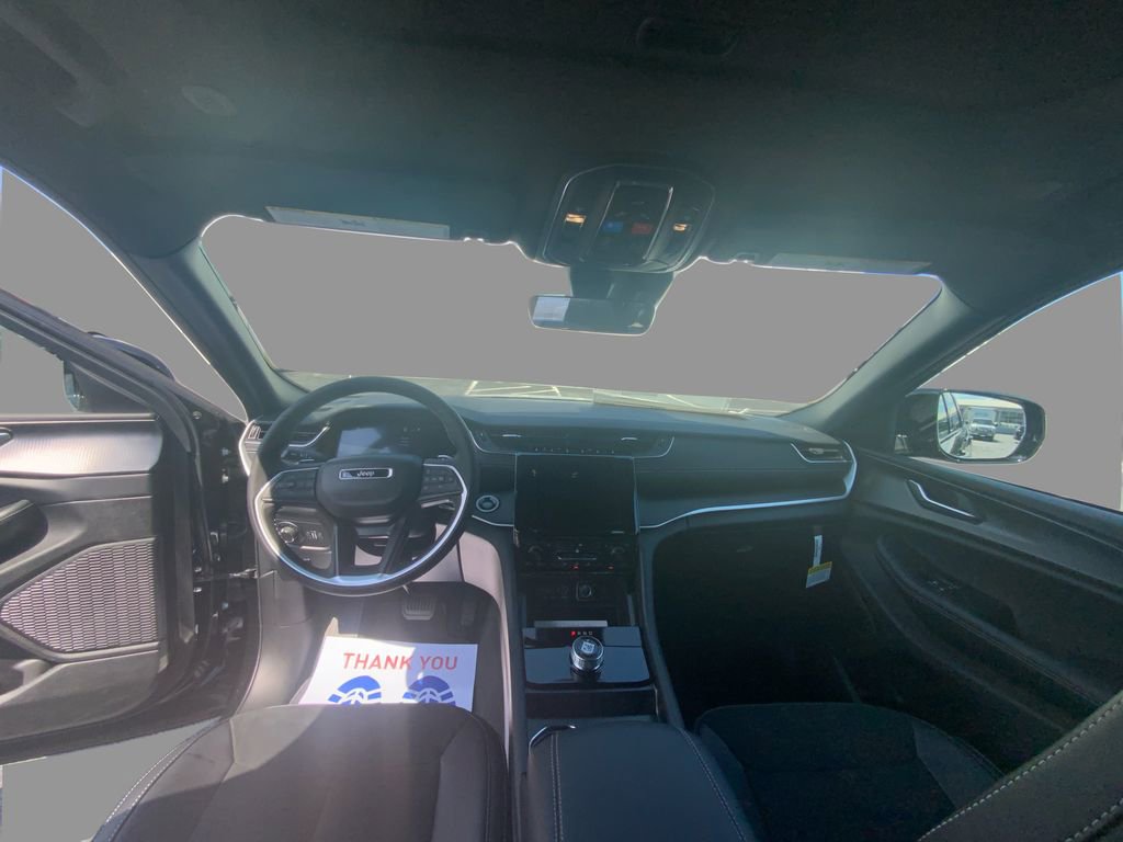 New 2025 Jeep Grand Cherokee L Altitude image 20