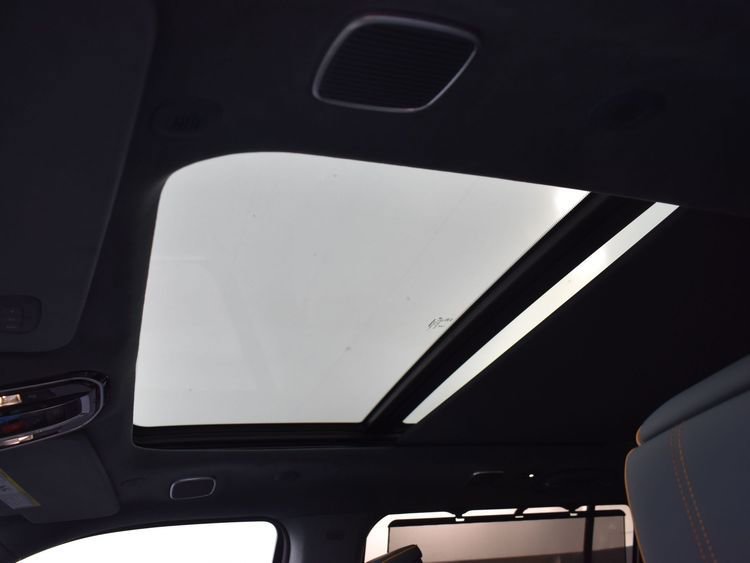 Used 2023 Jeep Grand Wagoneer L Series II w/ Premium Group II image 43