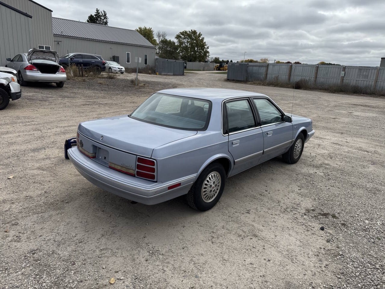 Used 1996 Oldsmobile Cutlass Ciera SL FWD image 5