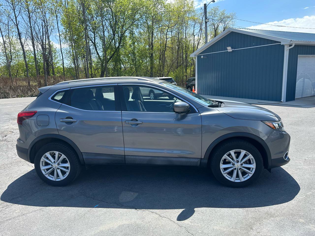 Used 2017 Nissan Rogue Sport SV w/ SV Premium Package AWD/4WD image 4