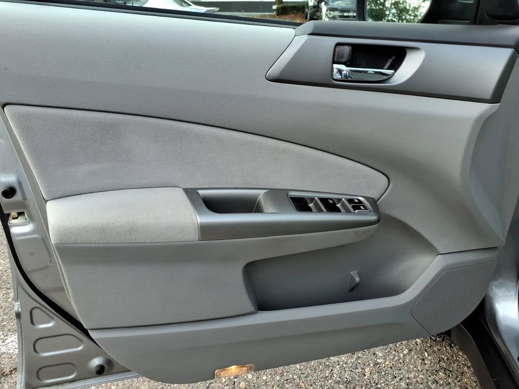 Used 2010 Subaru Forester 2.5X Limited AWD/4WD image 14