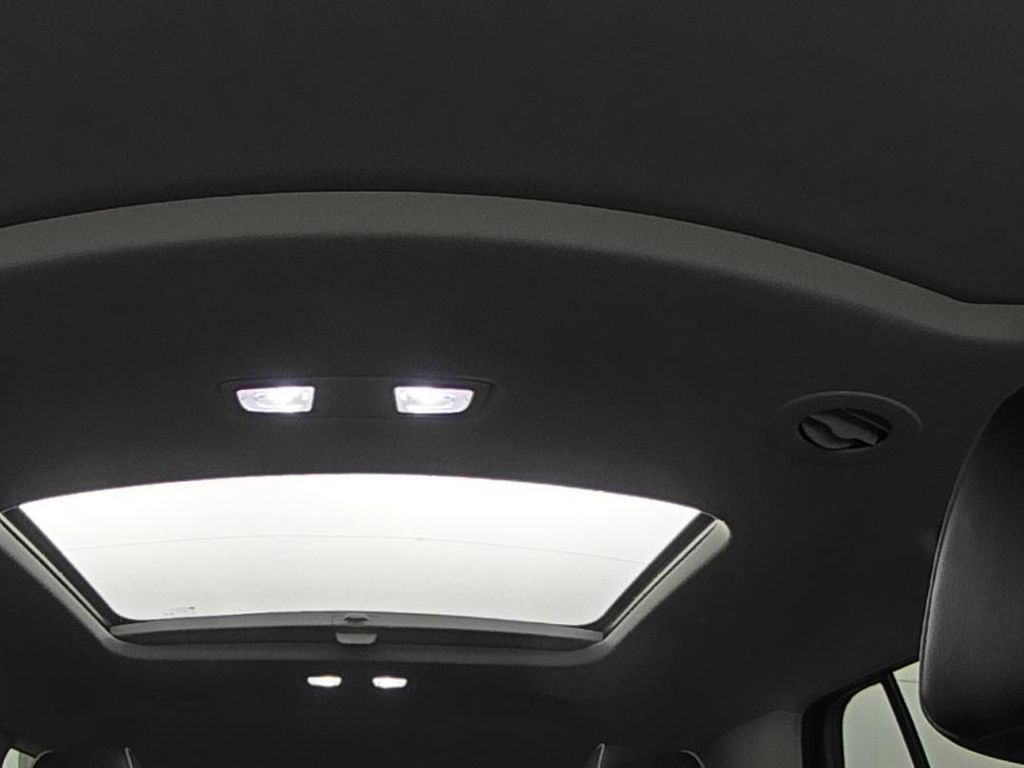 Used 2020 Chevrolet Traverse High Country w/ LPO, Floor Liner Package AWD/4WD image 17