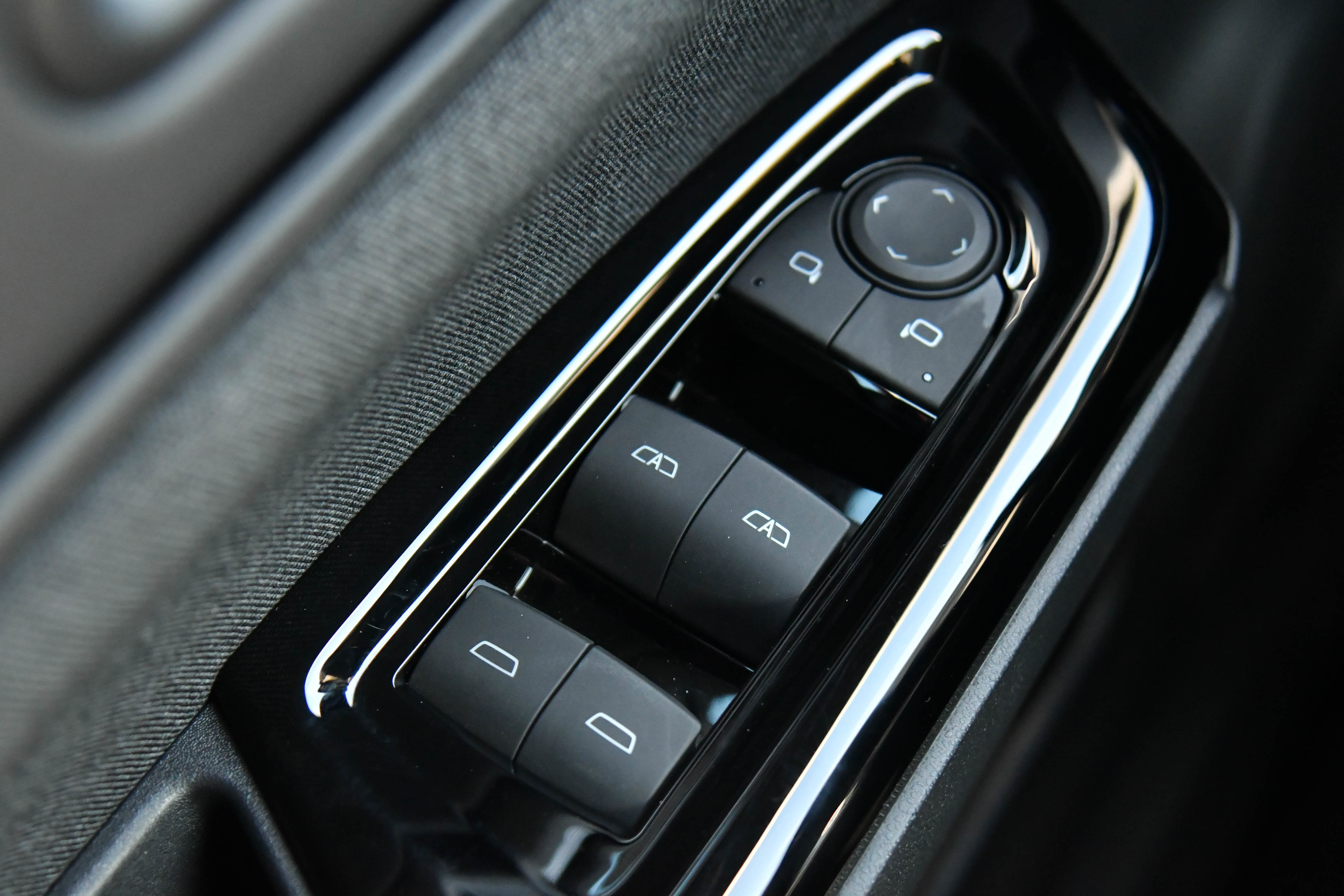 Used 2024 Honda Prologue EX image 35