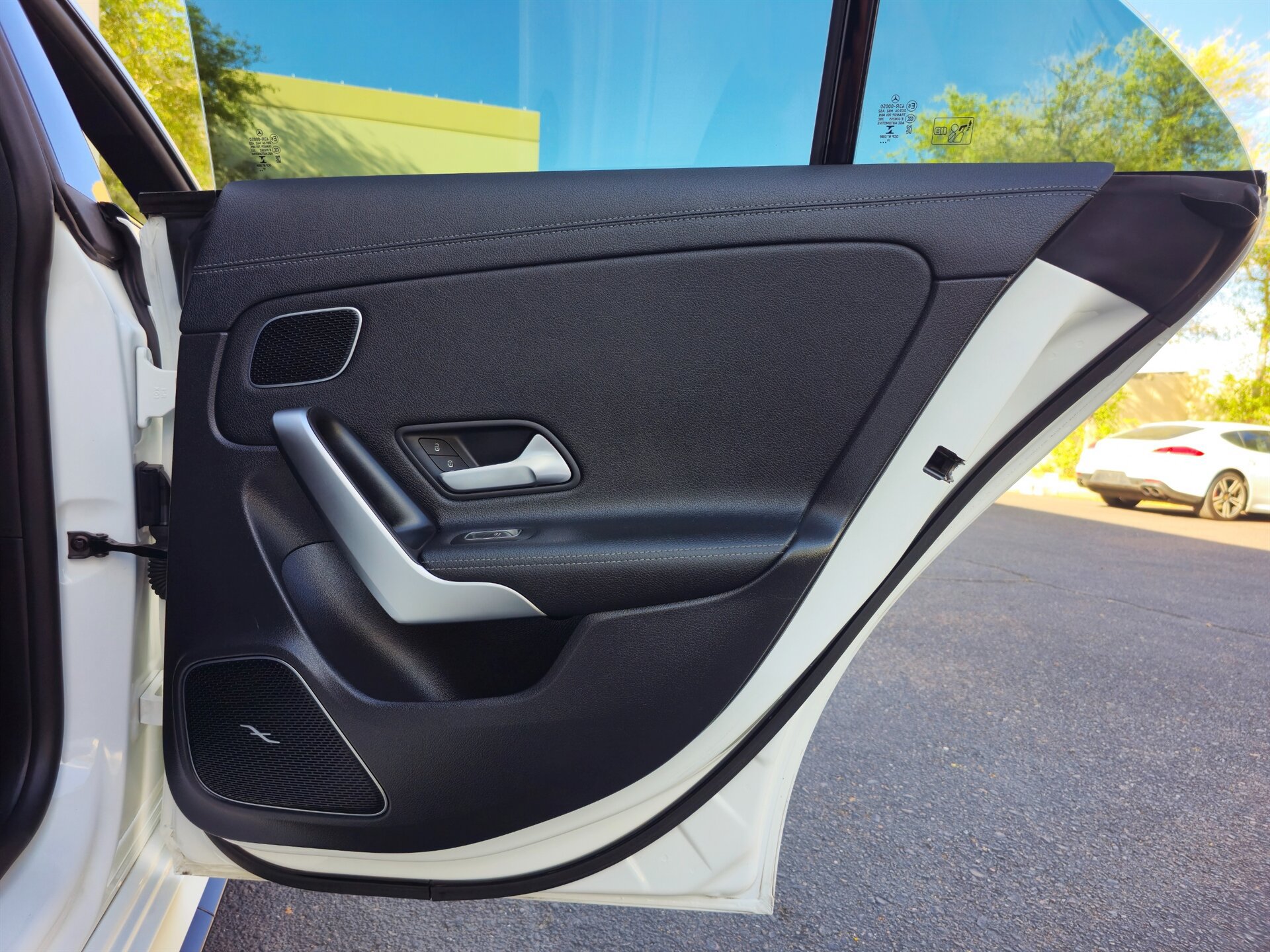 Used 2020 Mercedes-Benz CLA 35 AMG 4MATIC image 33