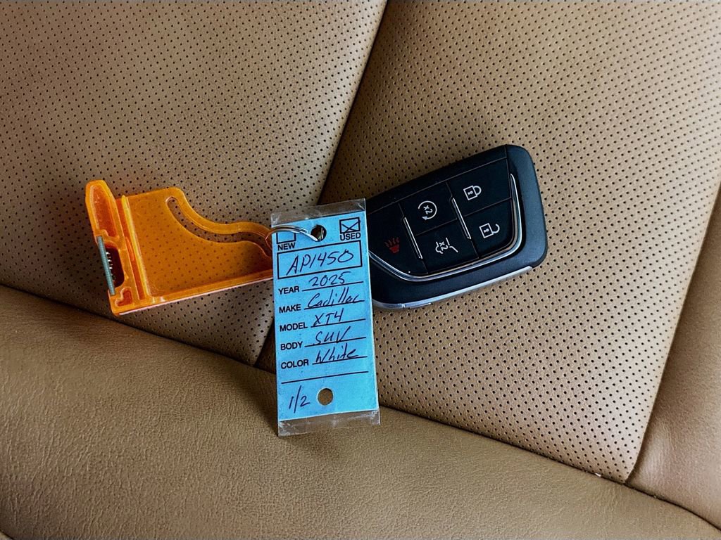 Used 2025 Cadillac XT4 Sport image 37