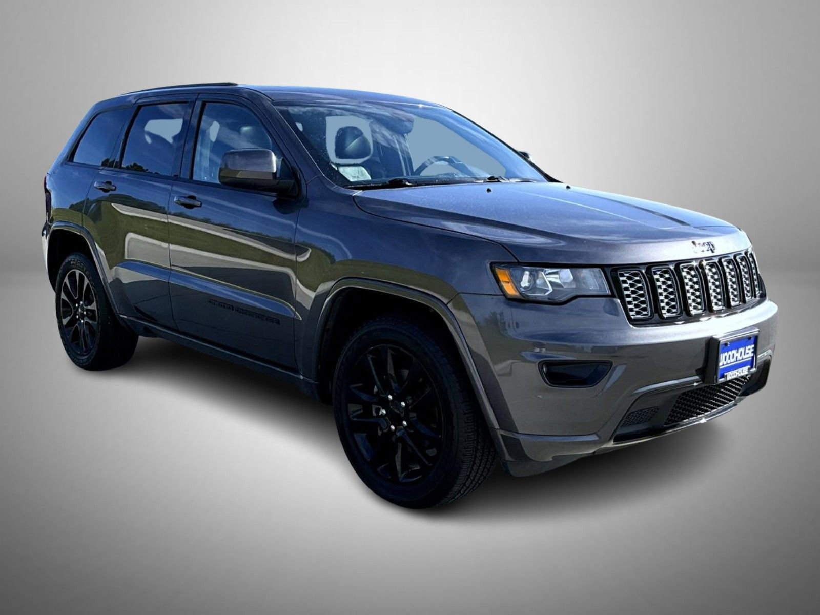 Used 2020 Jeep Grand Cherokee Altitude image 3