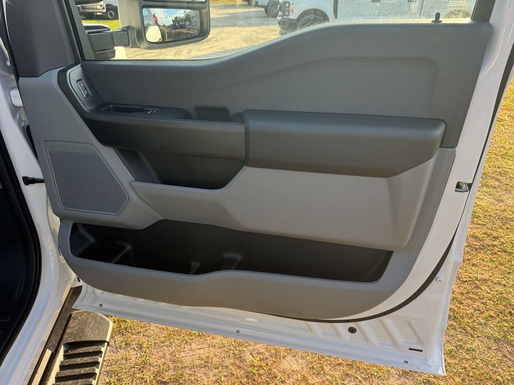 New 2026 Ford F350 XL w/ XL Chrome Package image 19