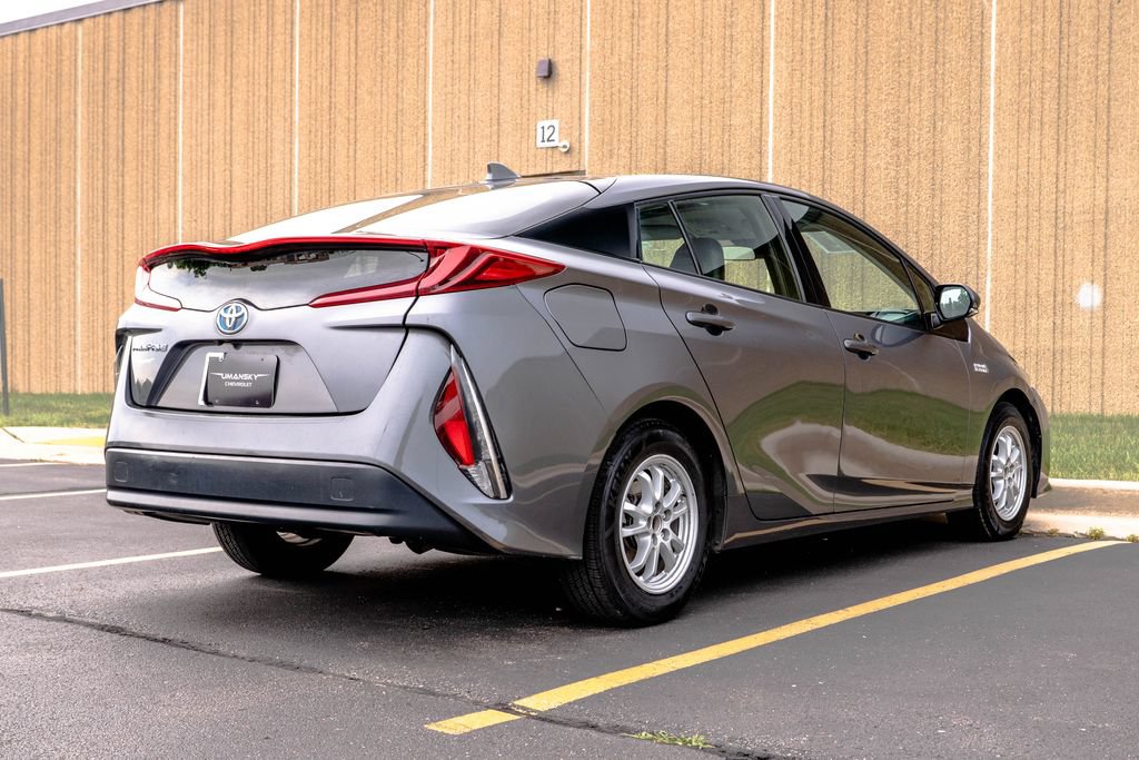 Used 2018 Toyota Prius Prime Premium FWD image 9