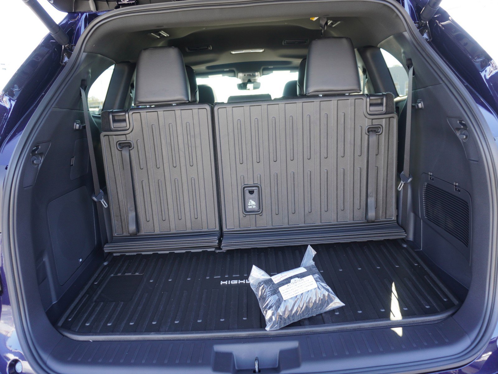 New 2025 Toyota Highlander XSE image 11