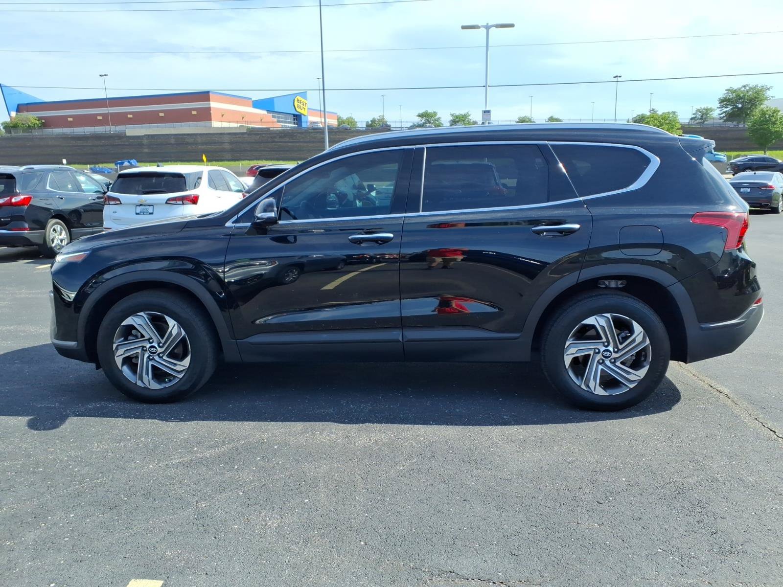 Used 2023 Hyundai Santa Fe SEL FWD image 4