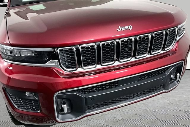 Used 2023 Jeep Grand Cherokee Overland AWD/4WD image 31