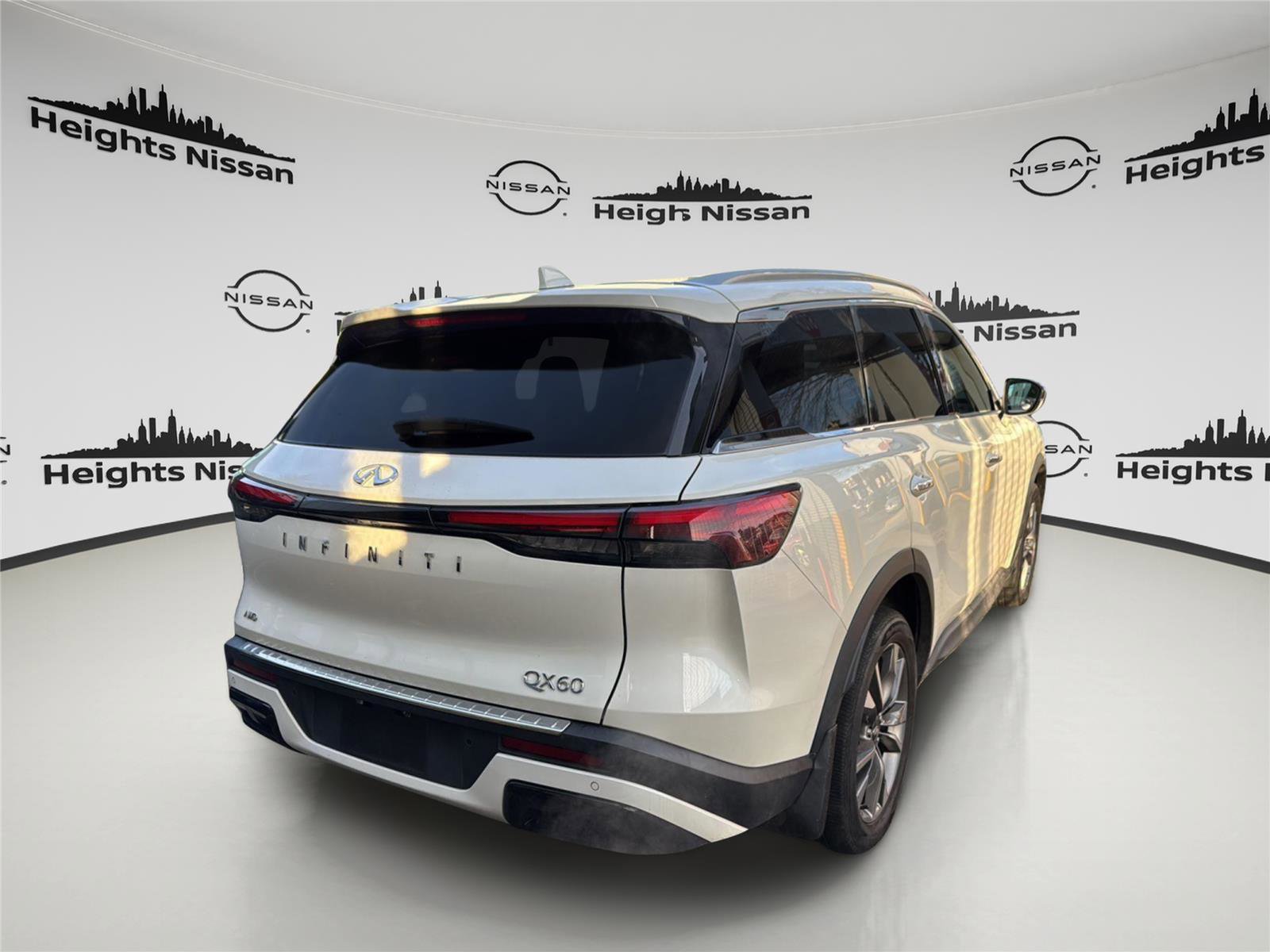 Used 2023 INFINITI QX60 Luxe w/ Cargo Package image 4