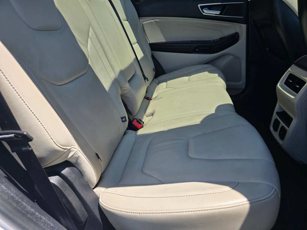 Used 2016 Ford Edge Titanium w/ Technology Package AWD/4WD image 15