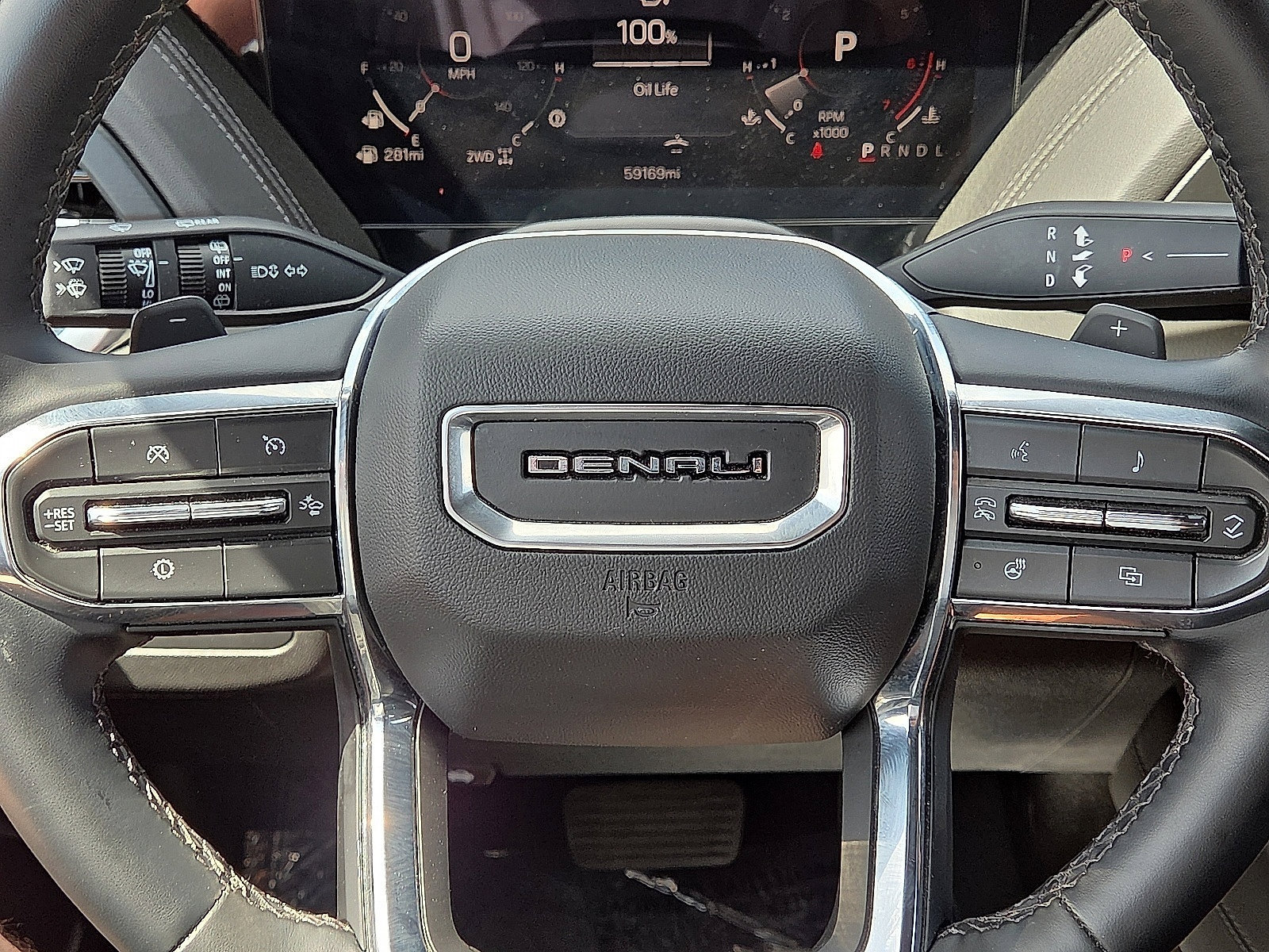 Used 2025 GMC Yukon XL Denali AWD/4WD image 31