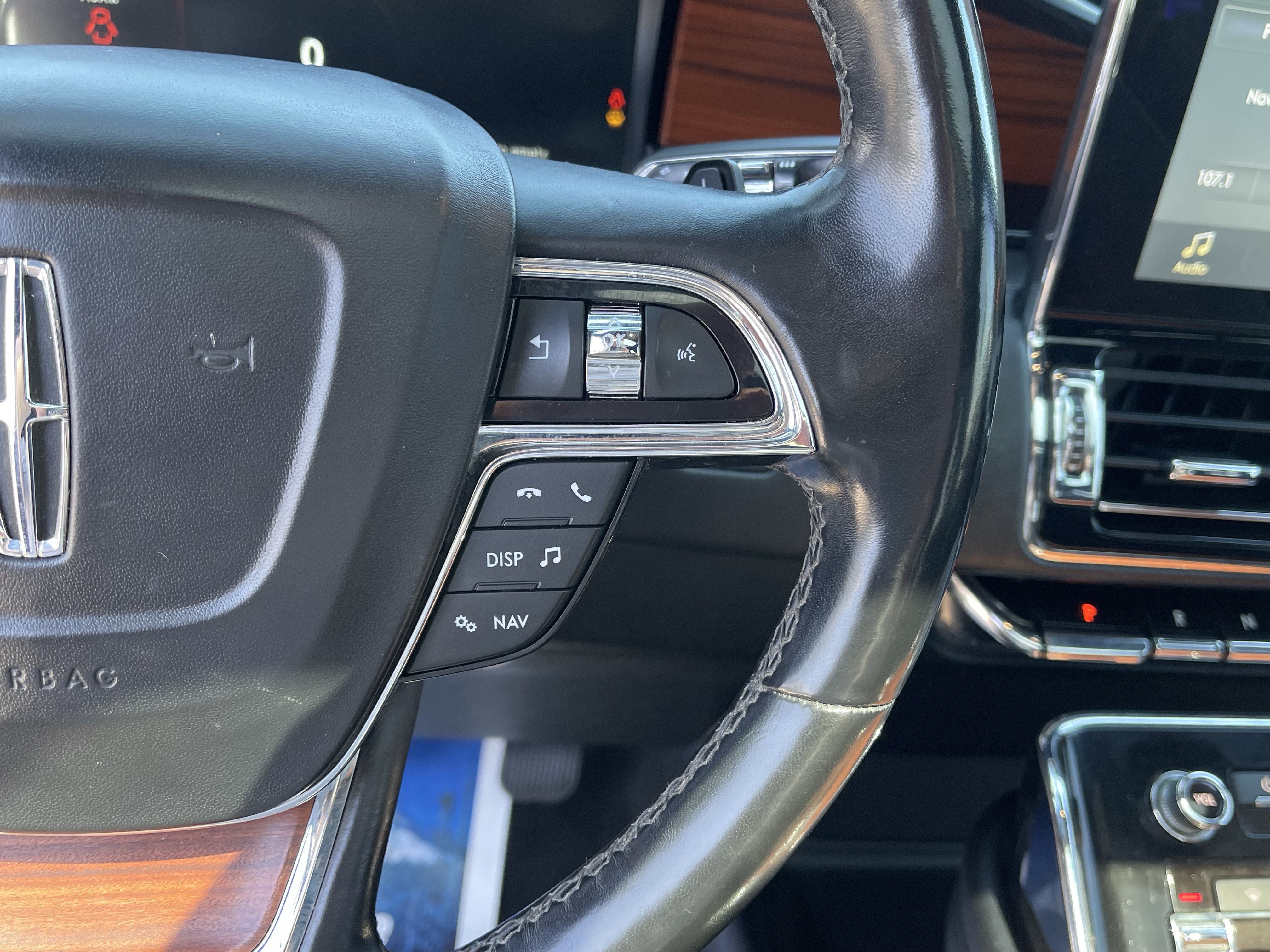 Used 2019 Lincoln Navigator Select AWD/4WD image 20