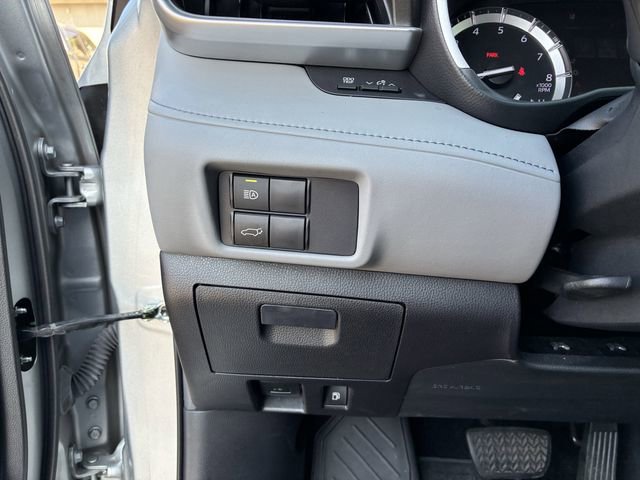 Used 2022 Toyota Highlander XLE image 19