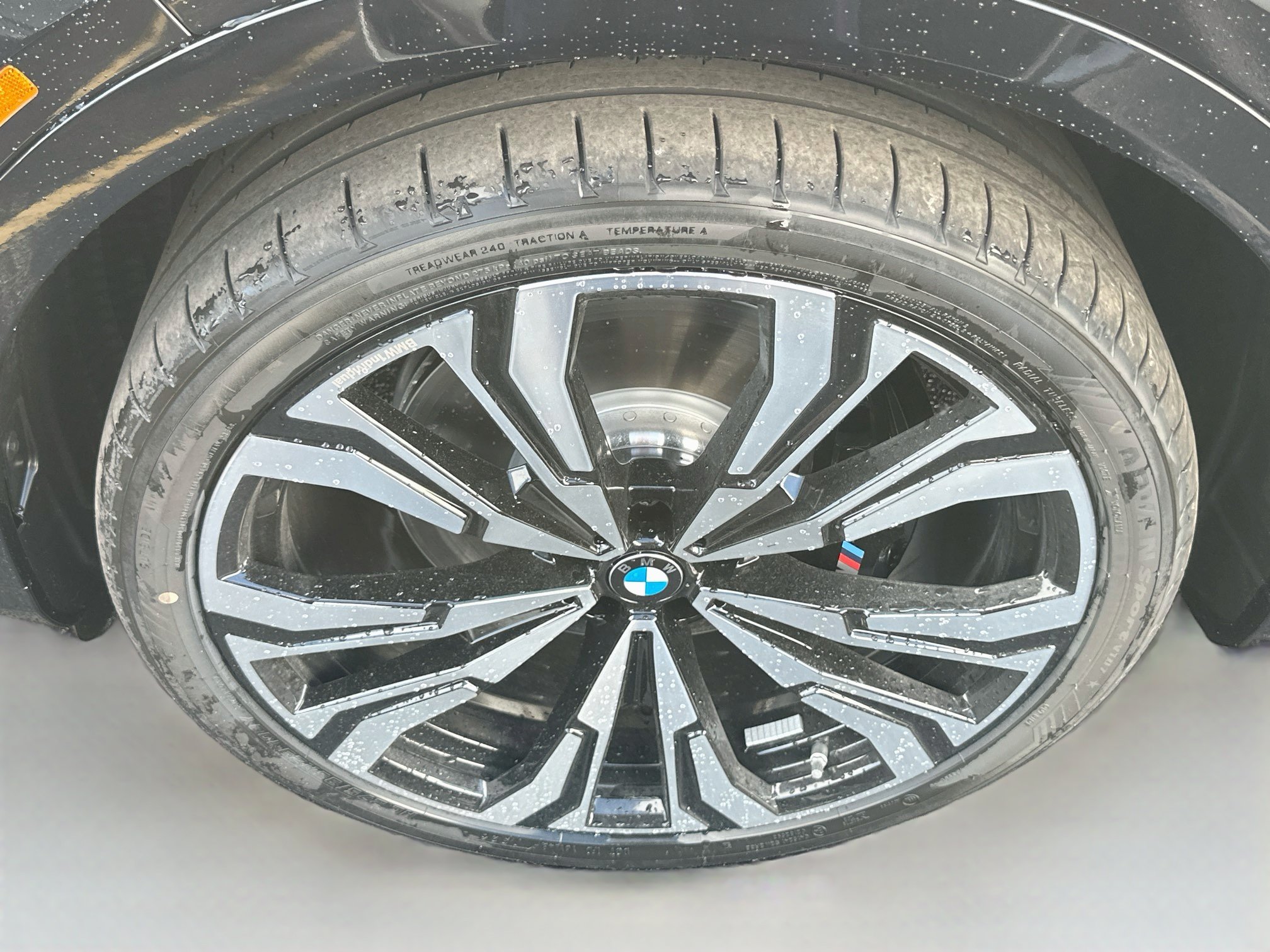 New 2027 BMW X7 xDrive40i w/ M Sport Package AWD/4WD image 24