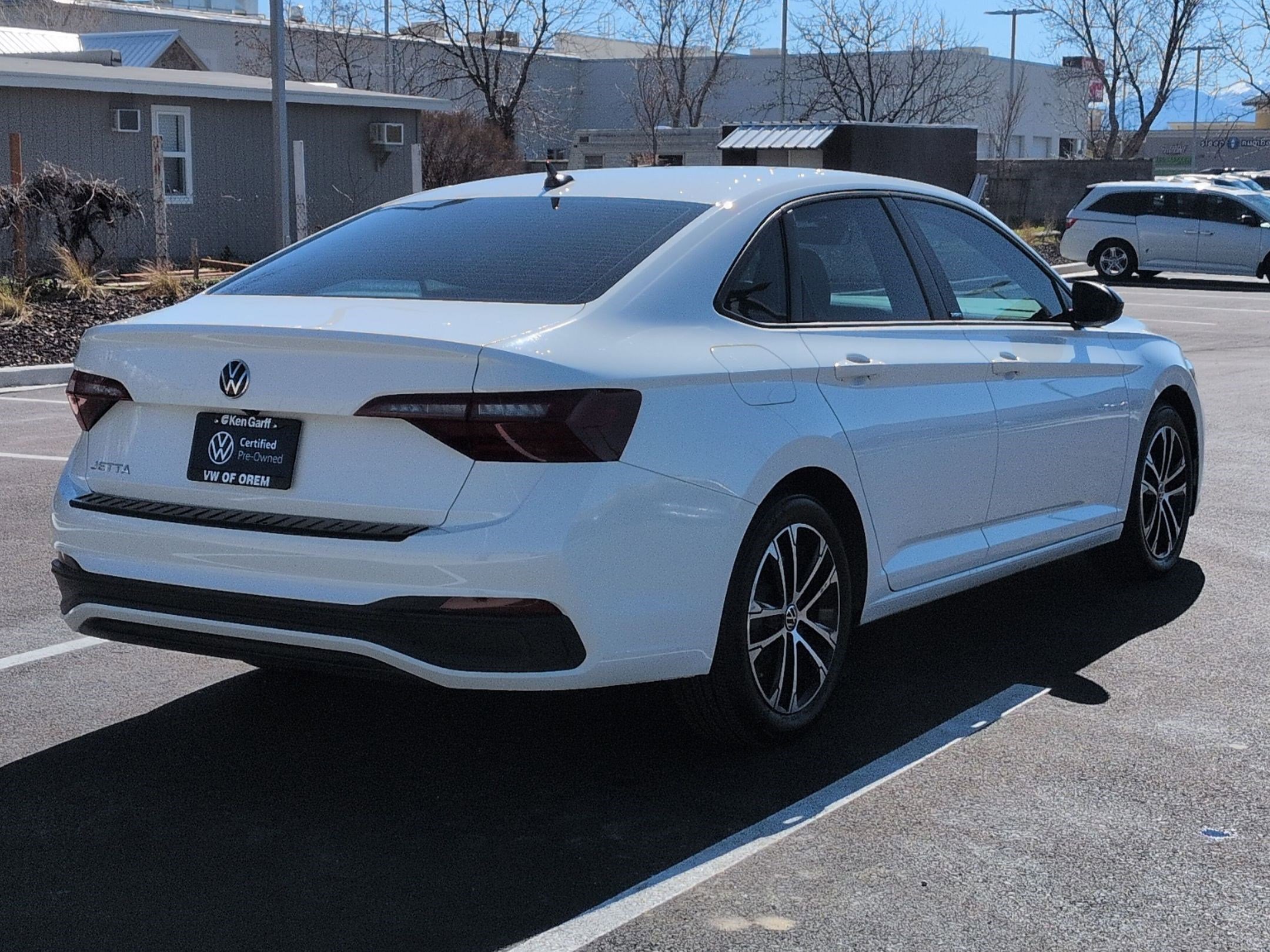 Used 2023 Volkswagen Jetta Sport image 3