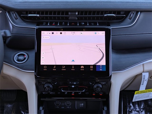 New 2025 Jeep Grand Cherokee Limited w/ Black Appearance Package image 19