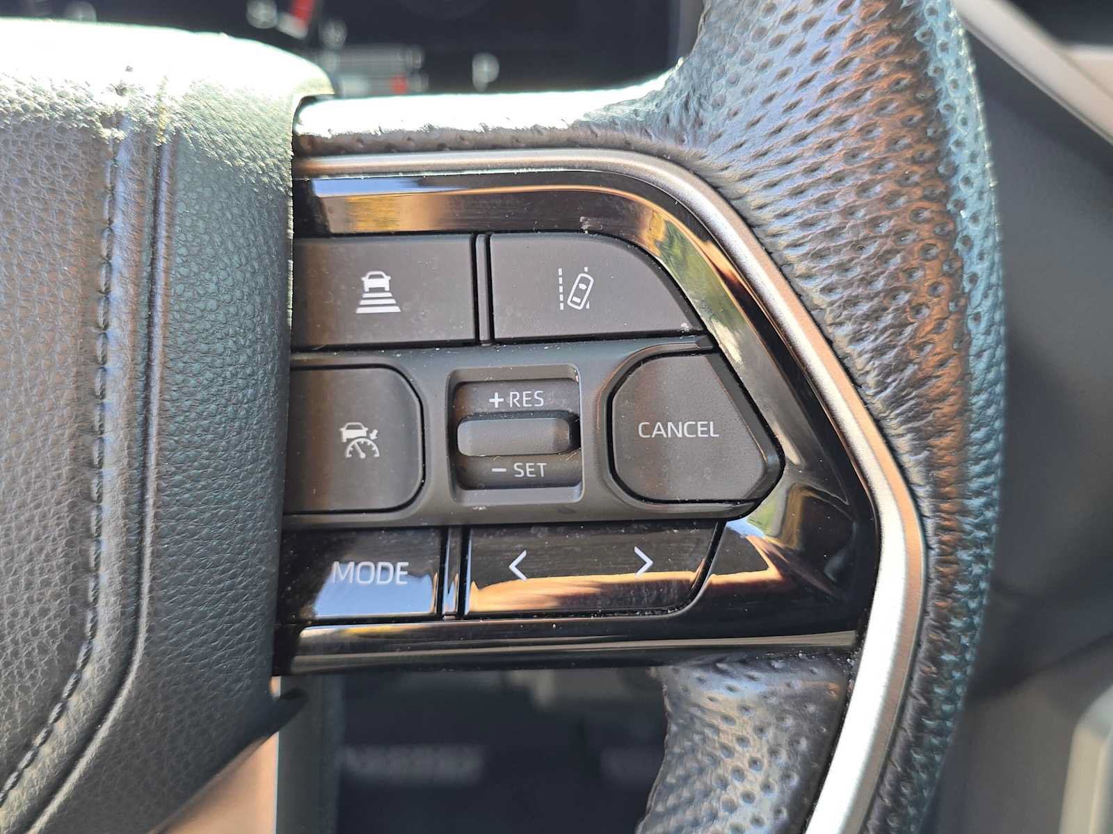 Used 2024 Toyota Tundra Limited AWD/4WD image 30