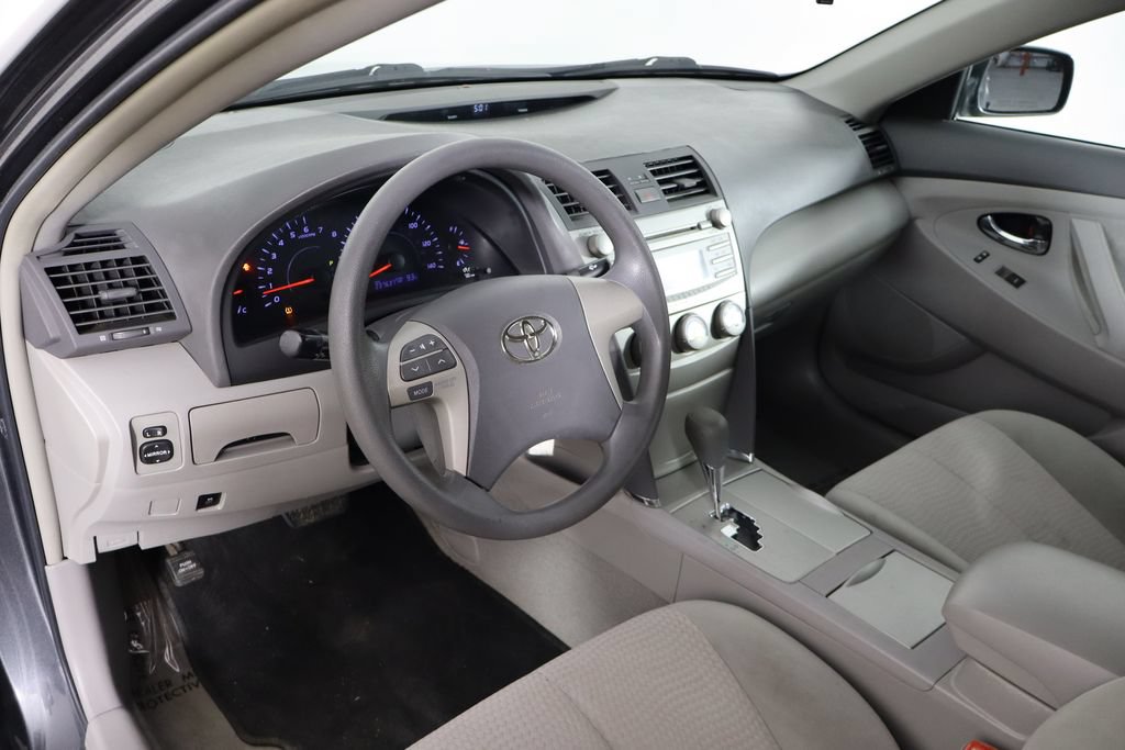Used 2011 Toyota Camry LE FWD image 23