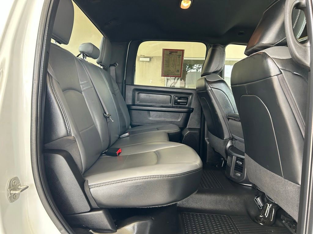 Used 2024 RAM 3500 Tradesman w/ Chrome Appearance Group AWD/4WD image 28