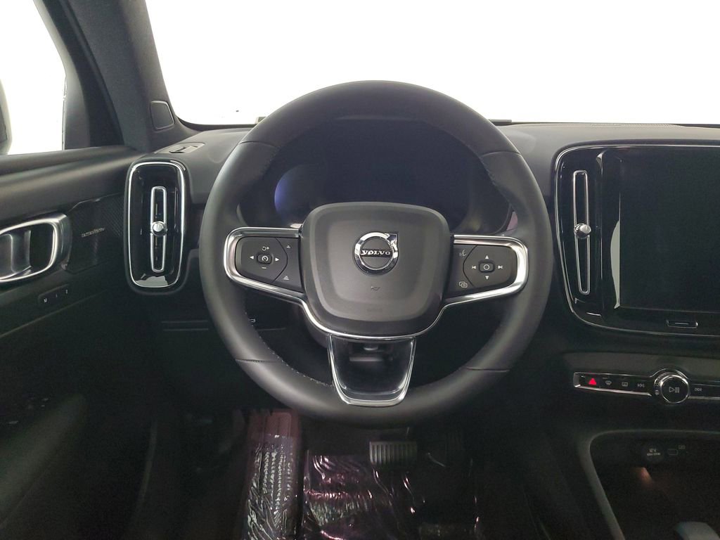 Certified 2023 Volvo C40 P8 Recharge Ultimate w/ Protection Package Premier AWD/4WD image 18