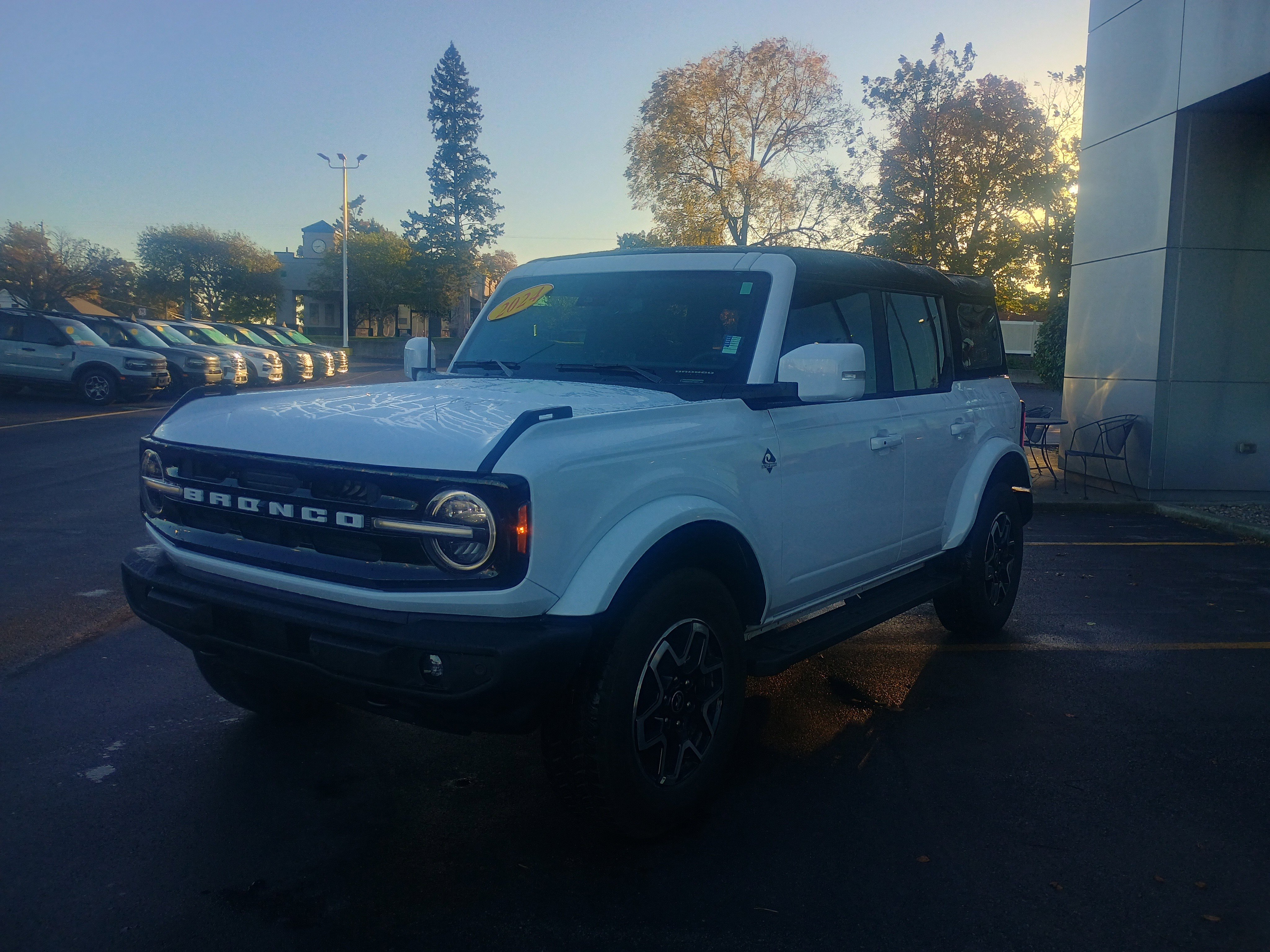 Certified 2024 Ford Bronco Outer Banks image 3