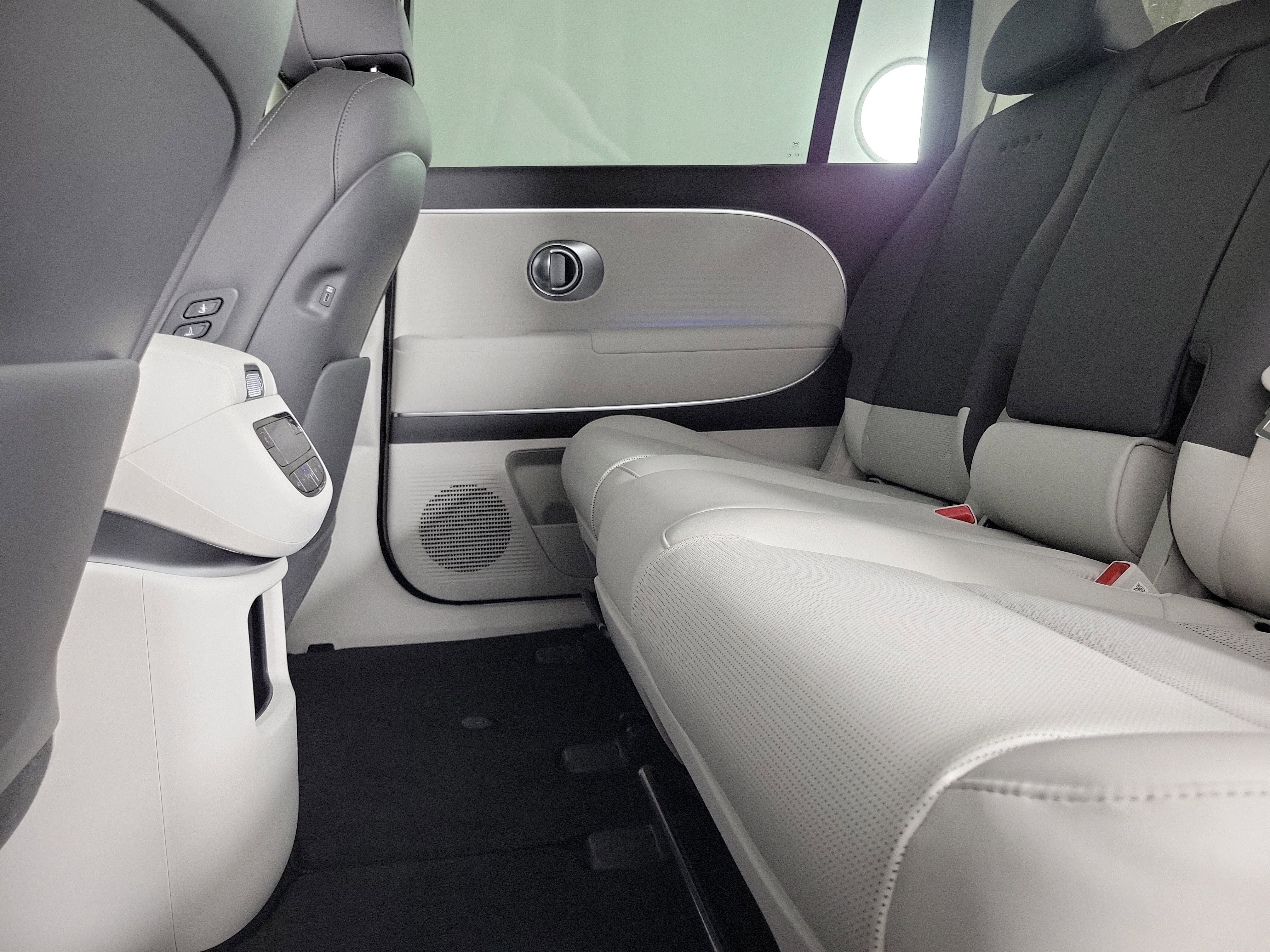 New 2026 Hyundai Ioniq 9 SEL image 33