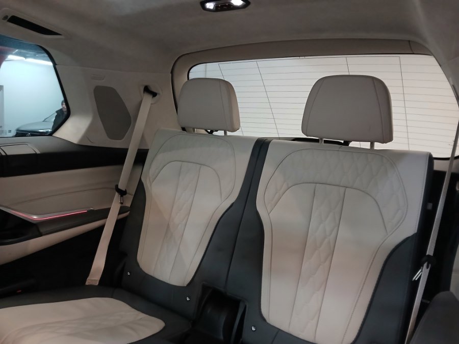 Used 2024 BMW X7 M60i w/ Executive Package image 13