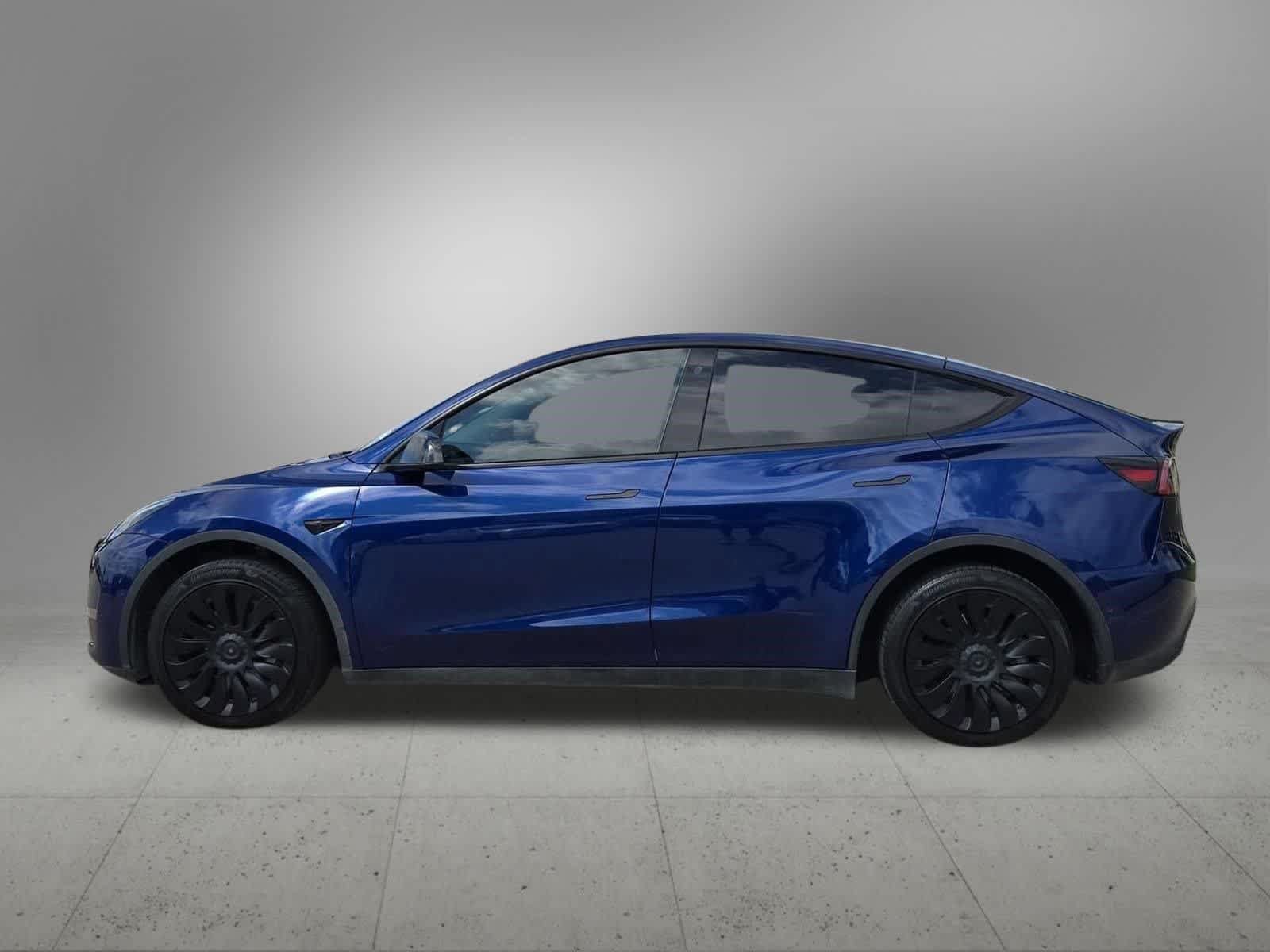 Used 2022 Tesla Model Y Long Range AWD/4WD image 3