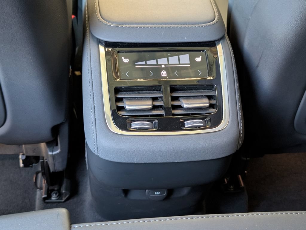 Used 2025 Volvo XC90 B6 Plus AWD/4WD image 20