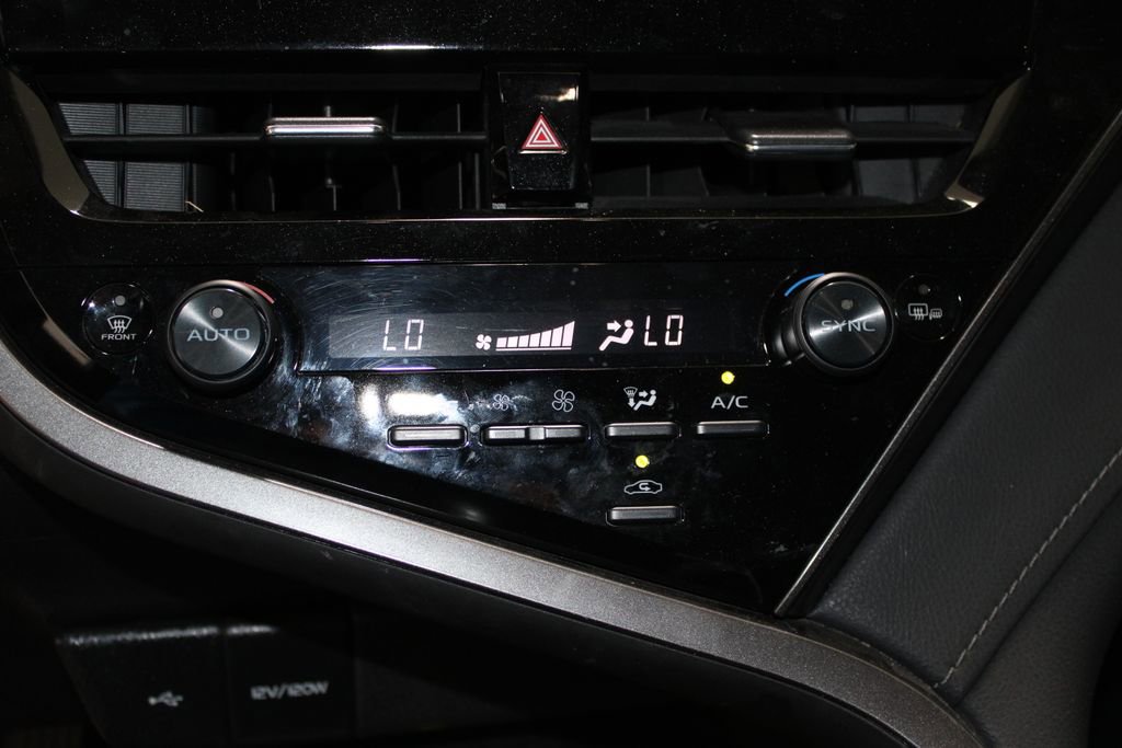 Used 2023 Toyota Camry XLE image 31