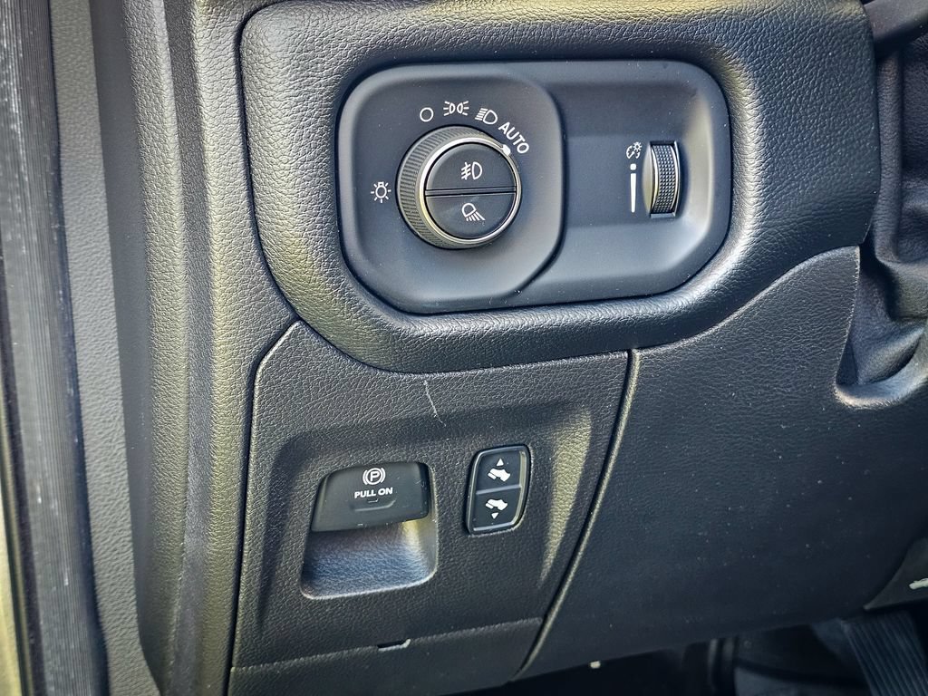 Used 2020 RAM 1500 Big Horn AWD/4WD image 14