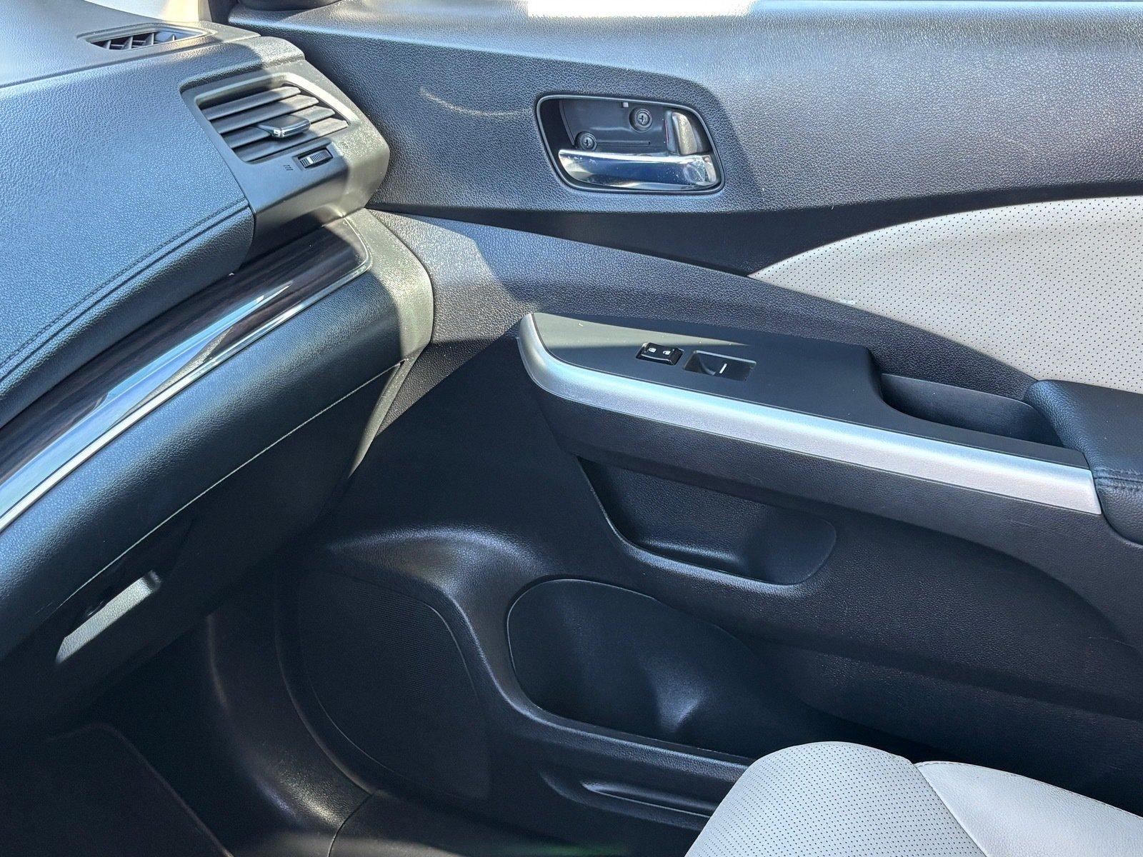Used 2015 Honda CR-V Touring image 20