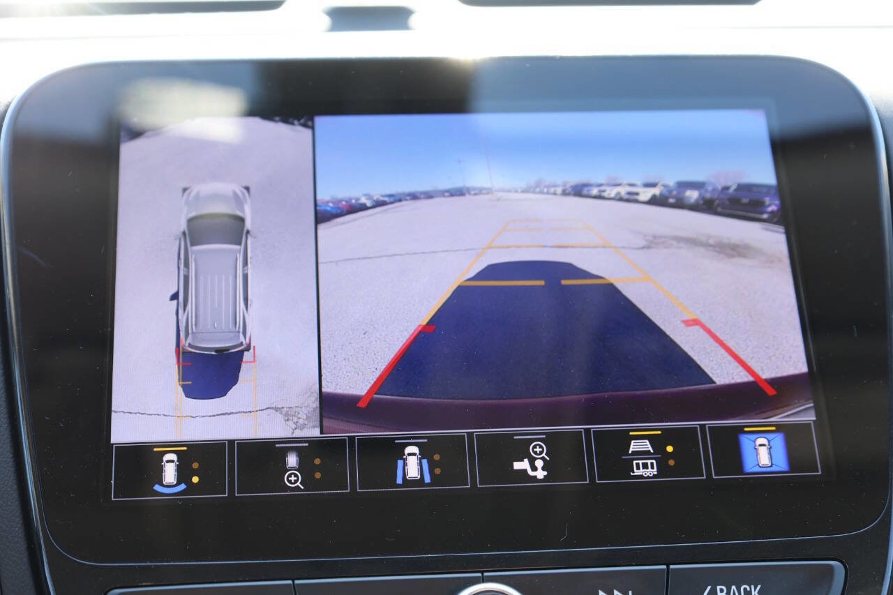 Used 2024 Chevrolet Equinox Premier image 23