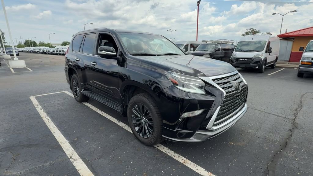 Used 2022 Lexus GX 460 Premium w/ Accessory Package AWD/4WD image 2