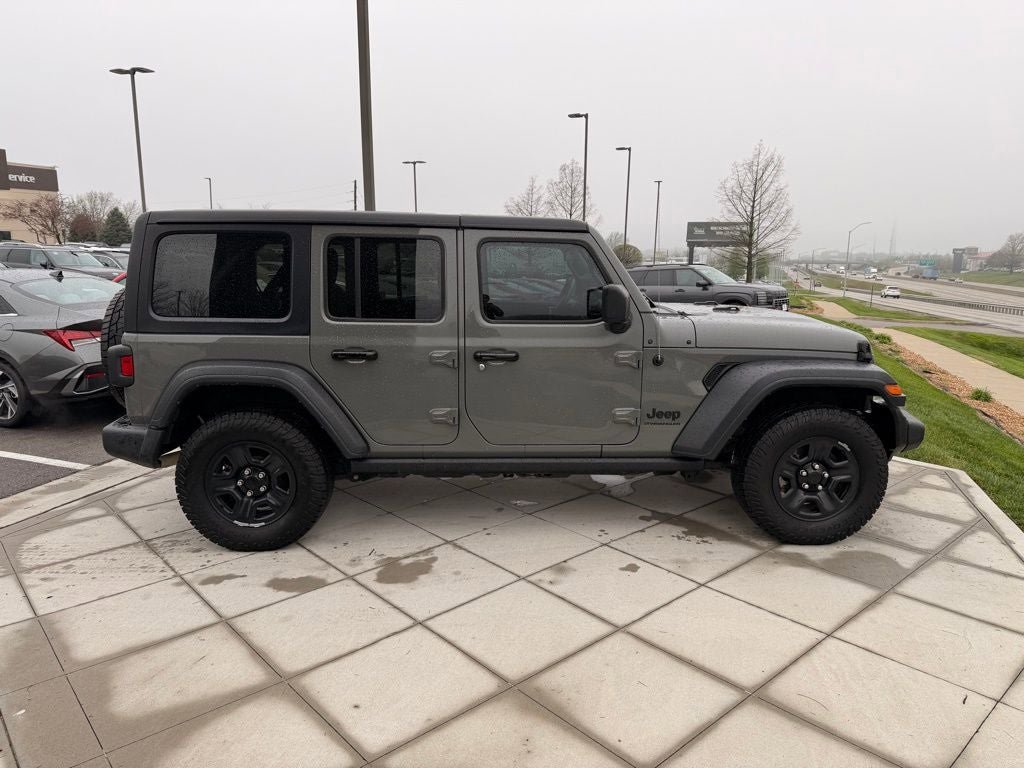Used 2023 Jeep Wrangler Unlimited Sport AWD/4WD image 6