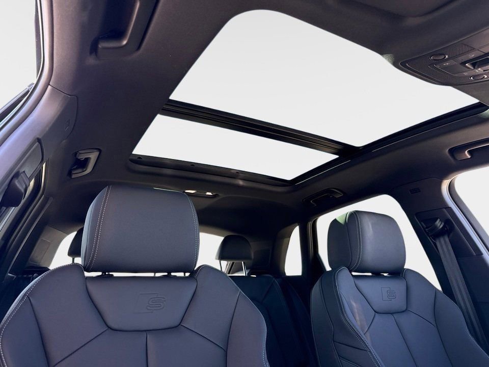Certified 2025 Audi Q3 2.0T Premium w/ Convenience Package image 10