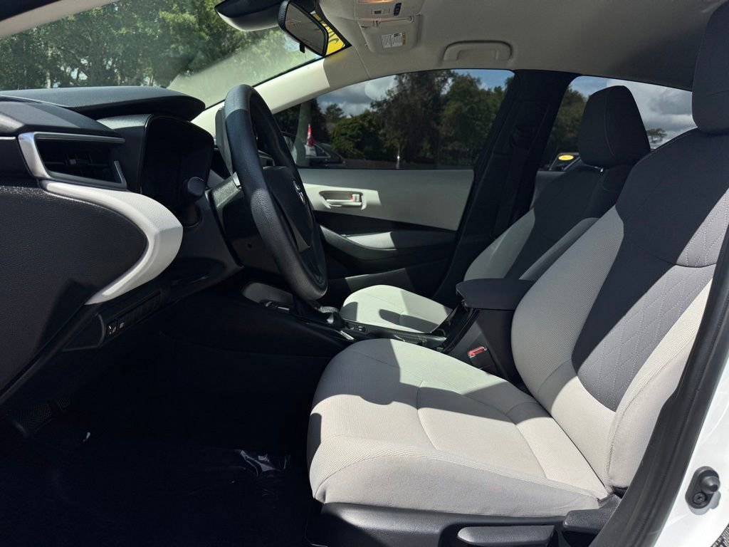 Used 2022 Toyota Corolla LE w/ LE Convenience Package FWD image 13