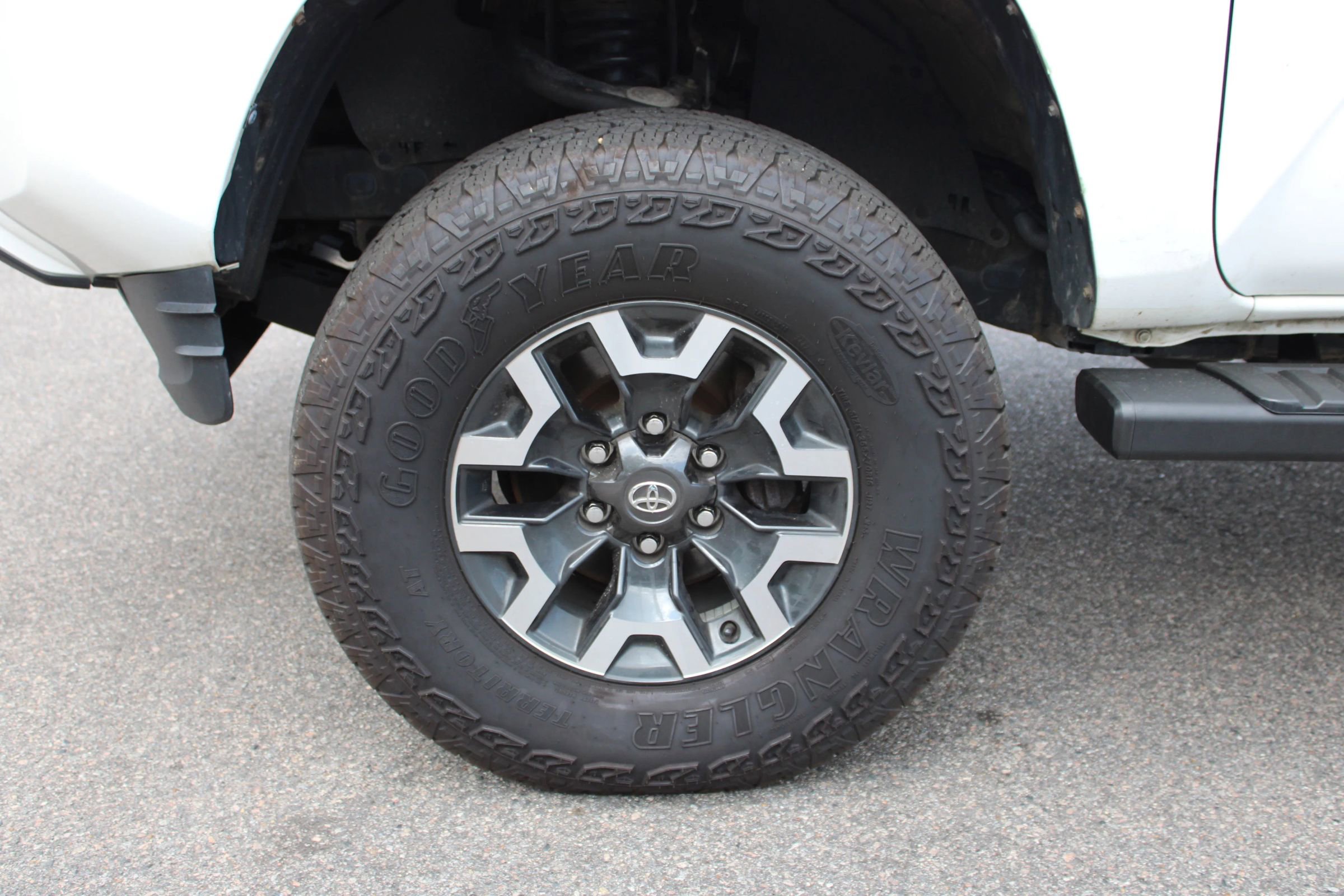 Used 2019 Toyota Tacoma SR w/ SR Convenience Package image 25